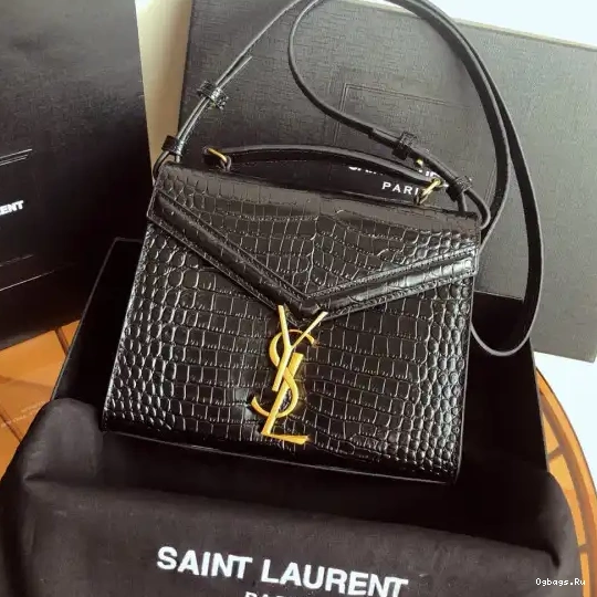 HANDLE TOP BAG YSL CASSANDRA MINI 0527